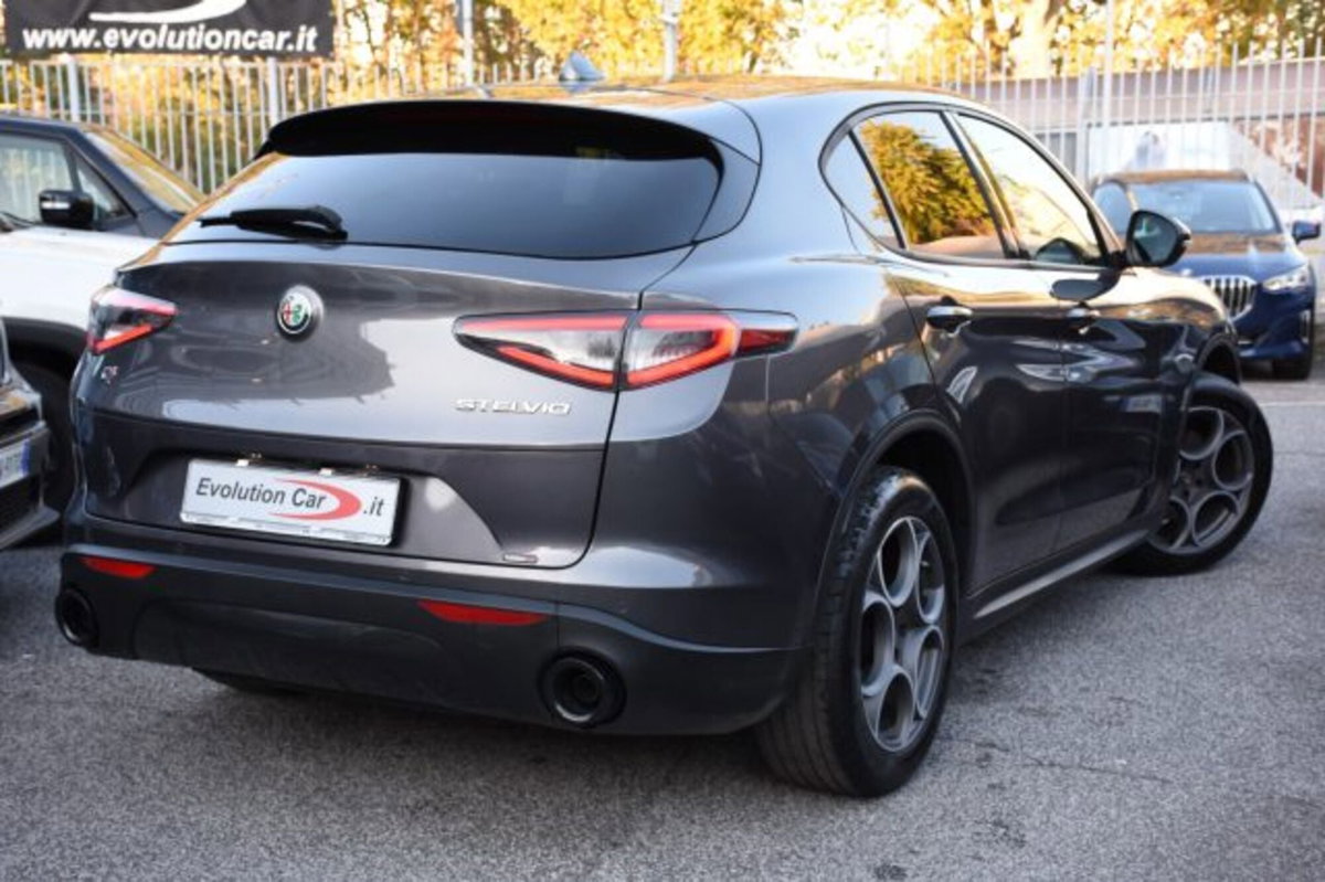 Alfa Romeo Stelvio Stelvio 2.2 Turbodiesel 210 CV AT8 Q4 6C Villa D'este (3)